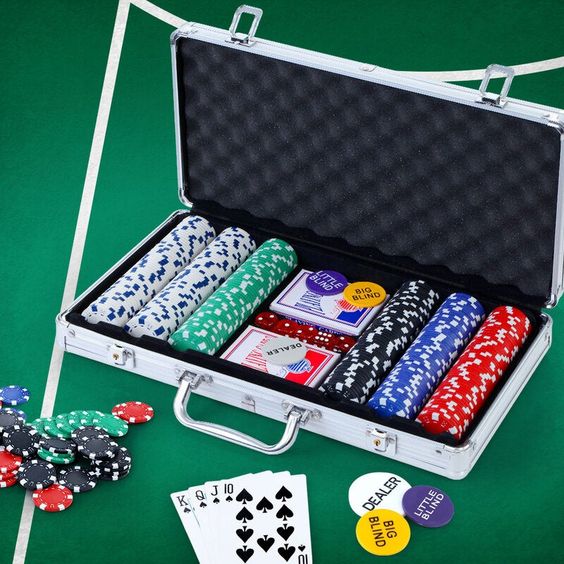 Chips - Thước đo tiền tệ trong Poker