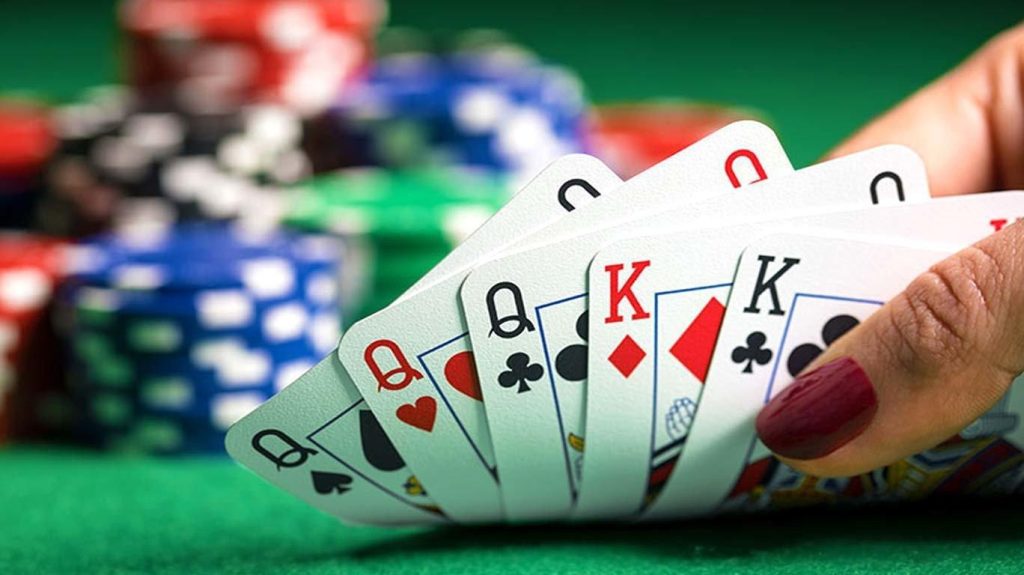 Rake trong poker là gì? Những điều bạn cần biết về cào trong poker