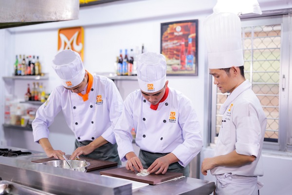 [Cập nhật năm 2025] Con trai nên học ngành gì để khởi nghiệp?